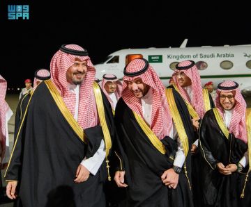 أمير المدينة المنورة يستقبل سعود بن نهار عقب تعيينه نائبا لأمير المنطقة أمير المدينة المنورة يستقبل سعود بن نهار عقب تعيينه نائبا لأمير المنطقة