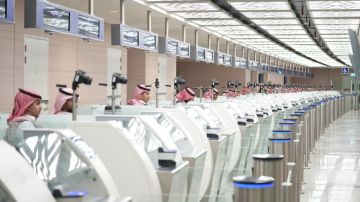 جاهزية استباقية وتقنيات ذكية.. الجوازات تعزز كفاءة استقبال المعتمرين في رمضان