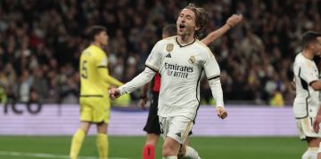 مودريتش يعلق على انتقال كريم بنزيما إلى الهلال مودريتش يعلق على انتقال كريم بنزيما إلى الهلال