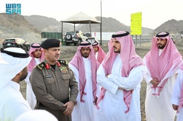 محافظ الطائف يقف على مشروع الطريق الرابط بين طريق السيل وطريق عشيرة الرياض