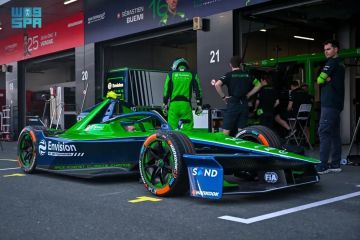 جدة تستضيف أول جولة مزدوجة في موسم الفورمولا إي تحت الأضواء الكاشفة