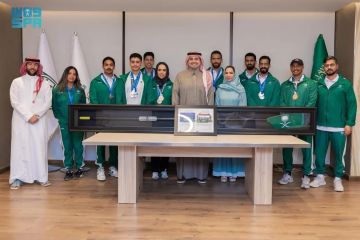 الأمير فهد بن جلوي يلتقي لاعبي فريق السعودية للتجديف