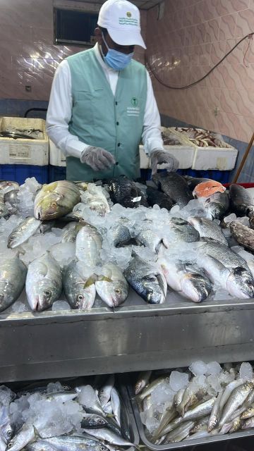 جولات رقابية مكثفة لبيئة القنفذة على الأسواق والمسالخ لضمان سلامة الغذاء