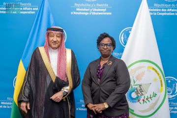 نائب وزير الخارجية يلتقي وزير الدولة للشؤون الخارجية بجمهورية رواندا
