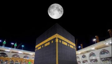 فلكية جدة: غدا أول تعامد للقمر على الكعبة في 2026