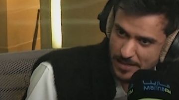 عايض يوضح موقفه من انتقادات عفويته على المسرح .. فيديو عايض يوضح موقفه من انتقادات عفويته على المسرح .. فيديو