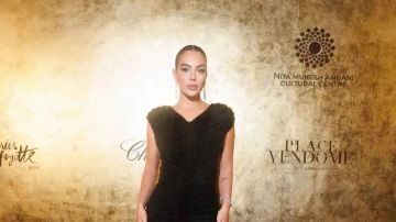 سيارة الأحلام.. ما سعر الفيراري التي ظهرت بها جورجينا شريكة كريستيانو رونالدو؟ (صورة)