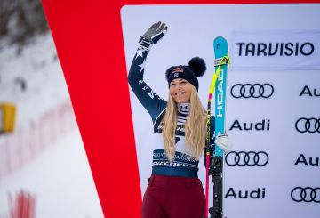 أسطورة التزلج ليندسي فون ترد على مفاجأة النجم كريستيانو رونالدو (صورة)