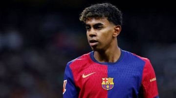 لابورتا يكشف سر بقاء لامين جمال مع برشلونة ورفض عرض خيالي لابورتا يكشف سر بقاء لامين جمال مع برشلونة ورفض عرض خيالي