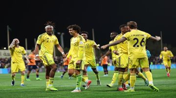 النصر يعزز صدارته للدوري بالفوز على الفيحاء النصر يعزز صدارته للدوري بالفوز على الفيحاء