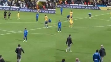 حسرة لاعبي الهلال عقب التعثر أمام التعاون.. فيديو