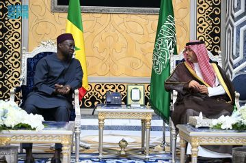 رئيس وزراء السنغال يغادر جدة