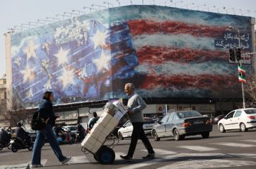 الصين تدعو مواطنيها لمغادرة إيران بأسرع وقت ممكن الصين تدعو مواطنيها لمغادرة إيران بأسرع وقت ممكن