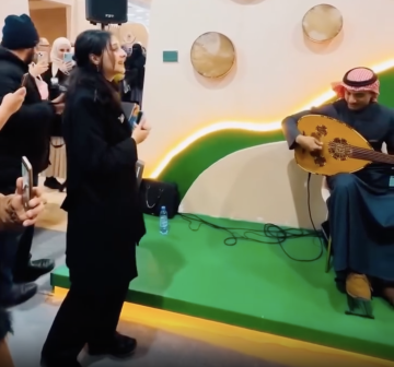 عزف سعودي وصوت سوري يلفتان الأنظار في جناح الرياض بمعرض دمشق الدولي للكتاب