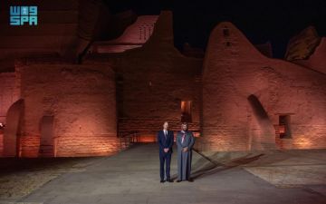 ولي العهد يصطحب ولي عهد بريطانيا في جولة بحي الطريف التاريخي في الدرعية