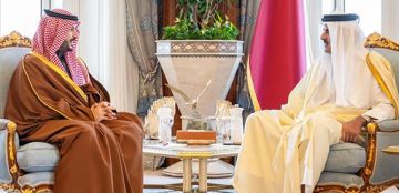 بتوجيه من القيادة.. وزير الدفاع يبحث مع أمير قطر الأوضاع الإقليمية