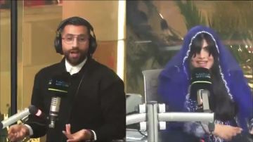 سارة الودعاني توقف الحوار لترتيب شعرها وعلي نجم يعلق.. فيديو سارة الودعاني توقف الحوار لترتيب شعرها وعلي نجم يعلق.. فيديو