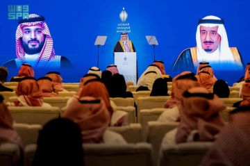 صندوق إحسان الوقفي تجاوزت تبرعاته ملياري ريال بمشاركة 3.8 ملايين مساهمة وقفية صندوق إحسان الوقفي تجاوزت تبرعاته ملياري ريال بمشاركة 3.8 ملايين مساهمة وقفية