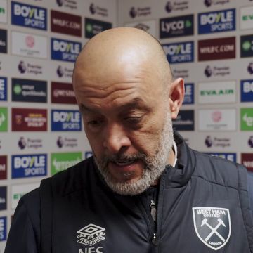 سانتو مدرب ويستهام يؤكد أن فريقه في معركة مستمرة سانتو مدرب ويستهام يؤكد أن فريقه في معركة مستمرة