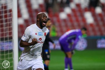 ضمك يهزم التعاون في أول مباراة تحت قيادة كاريلي