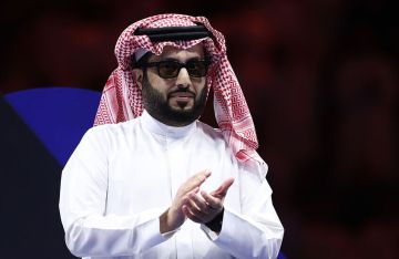 آل الشيخ يعلق على معلومات بمنح الشاب صاحب واقعة فتاة الأتوبيس في مصر الإقامة الذهبية و300 ألف ريال