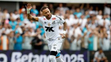 نيمار يرد على منتقديه بثنائية في شباك فاسكو