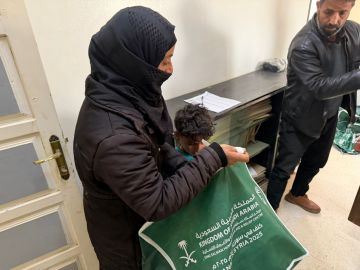 المملكة توزع (898) قسيمة شرائية في محافظتي درعا وحلب