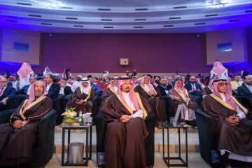 أمير المدينة يدشن أعمال ندوة البركة للاقتصاد الإسلامي أمير المدينة يدشن أعمال ندوة البركة للاقتصاد الإسلامي