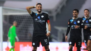 الشباب يتجاوز الرياض بثلاثية الشباب يتجاوز الرياض بثلاثية