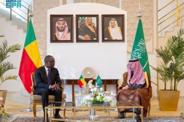 سمو وزير الخارجية يستقبل وزير خارجية بنين