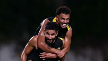 الاتحاد يشكو لاعبا دوليا سابقا فاوض لاعبين في غرفة الملابس
