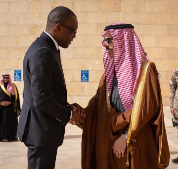 فيصل بن فرحان يستقبل وزير خارجية بنين