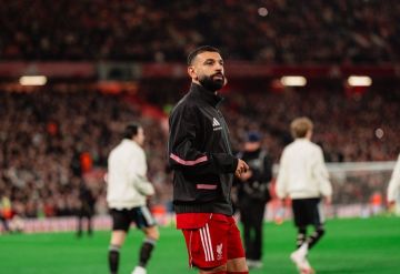 عرض خرافي.. كم يبلغ راتب صلاح المتوقع في الدوري السعودي؟