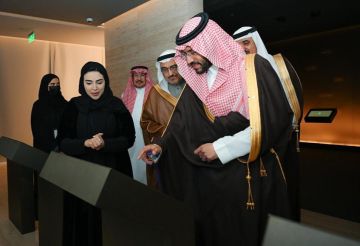 نائب أمير منطقة حائل يزور مركز الملك عبدالعزيز للتواصل الحضاري