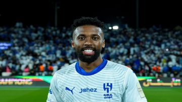 لحظة نقل حمد اليامي لسيارة الإسعاف بعد إصابته .. فيديو