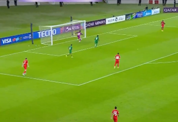 خطأ فادح من الحارس.. شباب الأهلي الإماراتي يستقبل هدفا غريبا أمام الأهلي السعودي خطأ فادح من الحارس.. شباب الأهلي الإماراتي يستقبل هدفا غريبا أمام الأهلي السعودي