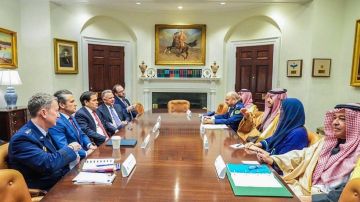 مسؤول سعودي لـالشرق الأوسط: لا تغيير في موقف المملكة.. ونرفض استخدام أجوائنا أو أراضينا ضد إيران مسؤول سعودي لـالشرق الأوسط: لا تغيير في موقف المملكة.. ونرفض استخدام أجوائنا أو أراضينا ضد إيران