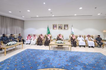 أمير جازان ونائبه يستقبلان نادي بيش بمناسبة صعود النادي للدوري السعودي للدرجة الثانية