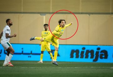 هدف نادر بالرأس من خارج منطقة (فيديو)