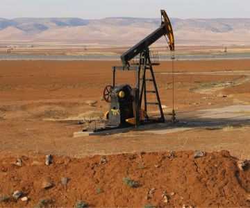 أكوا السعودية تنفي دخولها بعمليات استكشاف غاز ونفط في سوريا