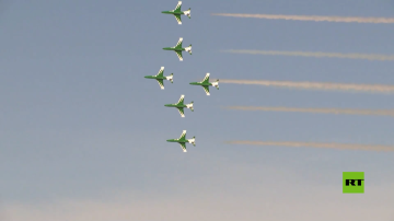 عرض جوي لمقاتلات احتفالا بانطلاق معرض الدفاع الدولي في الرياض عرض جوي لمقاتلات احتفالا بانطلاق معرض الدفاع الدولي في الرياض