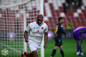 ياكو ميتي يعلن عن نفسه بقوة