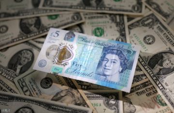 الجنيه الإسترليني يرتفع مقابل الدولار الأمريكي وينخفض مقابل اليورو الجنيه الإسترليني يرتفع مقابل الدولار الأمريكي وينخفض مقابل اليورو