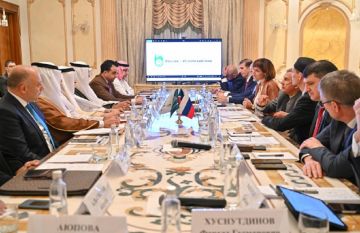 حاكم تتارستان يؤكد أهمية الشراكة الروسية السعودية ويطلق مبادرتين ضمن التعاون مع إيسيسكو حاكم تتارستان يؤكد أهمية الشراكة الروسية السعودية ويطلق مبادرتين ضمن التعاون مع إيسيسكو