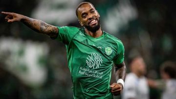 إيفان توني يحسم مستقبله مع الأهلي السعودي (فيديو) إيفان توني يحسم مستقبله مع الأهلي السعودي (فيديو)