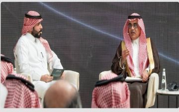 نائب وزير الصناعة يستعرض مبادرات تمكين التصنيع المتقدم بالمملكة