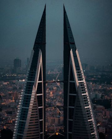 البحرين تدين وتستنكر بشدة الهجمات الصاروخية الإيرانية الغادرة البحرين تدين وتستنكر بشدة الهجمات الصاروخية الإيرانية الغادرة