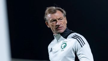 رينارد يعتزم ضم أكثر من 30 لاعبا بمعسكر مارس