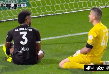 بذكريات الماضي.. لاعب الشباب البليهي يسجل هدفا في مرماه لفريقه السابق الهلال (فيديو) بذكريات الماضي.. لاعب الشباب البليهي يسجل هدفا في مرماه لفريقه السابق الهلال (فيديو)