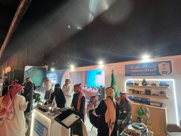 قسم الإعلام بجامعة الملك سعود يبرز حضوره العلمي في المنتدى السعودي للإعلام 2026 بثلاث ورش متخصصة في الذكاء الاصطناعي والمحتوى الرقمي والرياضات الإلكترونية قسم الإعلام بجامعة الملك سعود يبرز حضوره العلمي في المنتدى السعودي للإعلام 2026 بثلاث ورش متخصصة في الذكاء الاصطناعي والمحتوى الرقمي والرياضات الإلكترونية